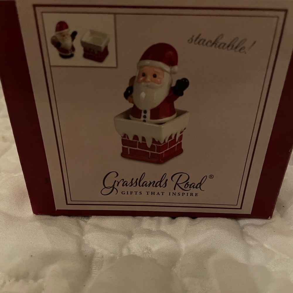 Grasslands Road Festive Santa in Chimney